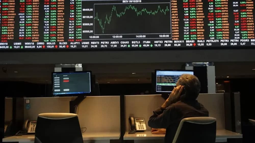 Ibovespa aciona circuit breaker após reeleição de Lula e mercado reage com forte queda