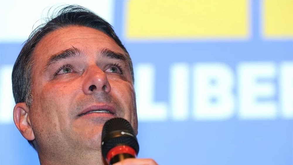 Direita inicia reorganização para 2030 após derrota de Flávio Bolsonaro, aponta análise